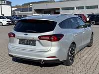 Pogled od pozadi desno