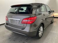 Pogled od pozadi desno