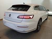 Pogled od pozadi desno