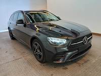 Pogled sprijeda desno