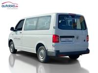 Pogled od pozadi levo