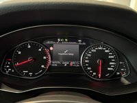 Pohled na přístrojovou desku