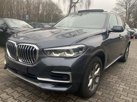 Вид спереди слева