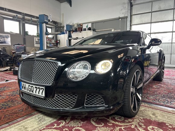 Вид спереди слева