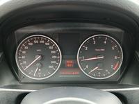 Pogled na kombinovani instrument