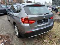 Pogled od pozadi levo