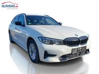 Pogled sprijeda desno