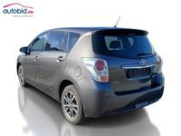 Вид сзади слева