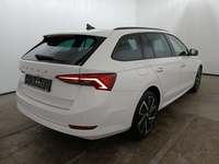 Pogled od pozadi desno