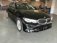 Вид спереди справа