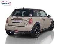 Aanzicht achter rechts