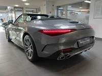 Vaade tagant vasakult