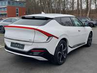 Pogled od pozadi desno