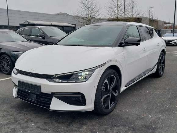 Pogled od napred levo