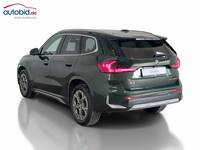 Pogled od pozadi levo