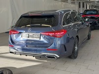 Pogled od pozadi desno