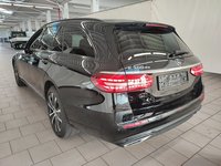 Pogled od pozadi levo