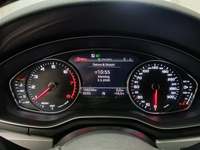 Pohled na přístrojovou desku