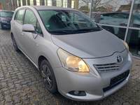 Pogled desno spredaj