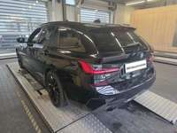 Vue de l’arrière gauche