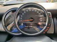 Pohled na přístrojovou desku