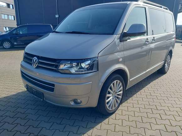 Pogled od napred levo