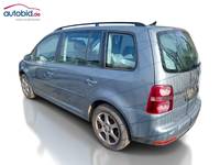 Vaade tagant vasakult