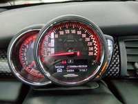 Pohled na přístrojovou desku