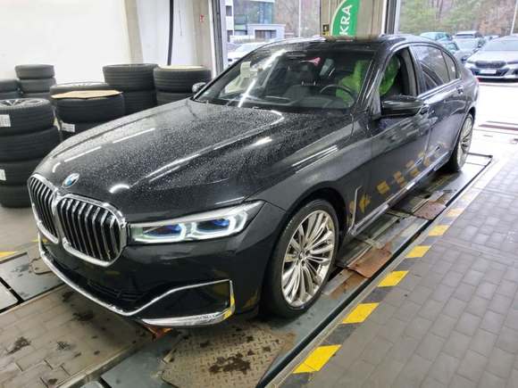 Náhled zpředu zleva