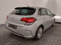 Aanzicht achter rechts