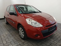 Pogled desno spredaj