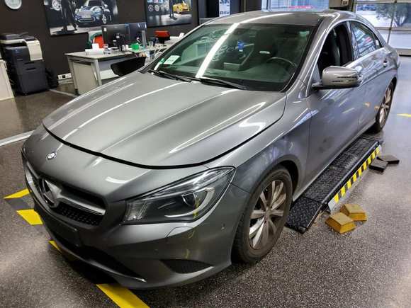 Náhled zpředu zleva