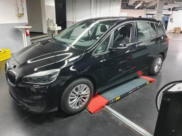 Náhled zpředu zleva