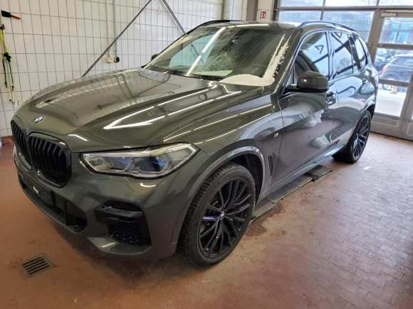 Pogled od napred levo