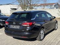 Pogled od pozadi desno