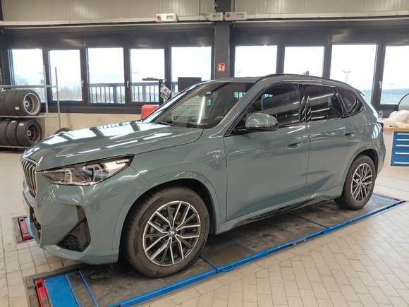 Вид спереди слева