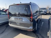 Pogled od pozadi desno