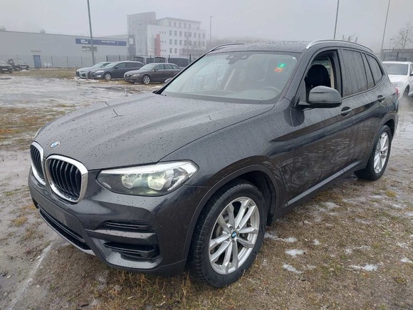 Pogled od napred levo