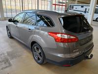 Pogled od pozadi levo