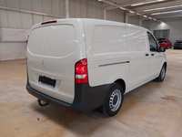 Pogled od pozadi desno