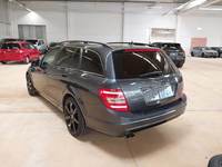 Pogled od pozadi levo