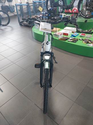 Náhled zpředu zleva