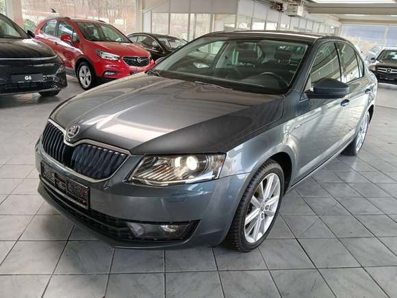 Pogled od napred levo