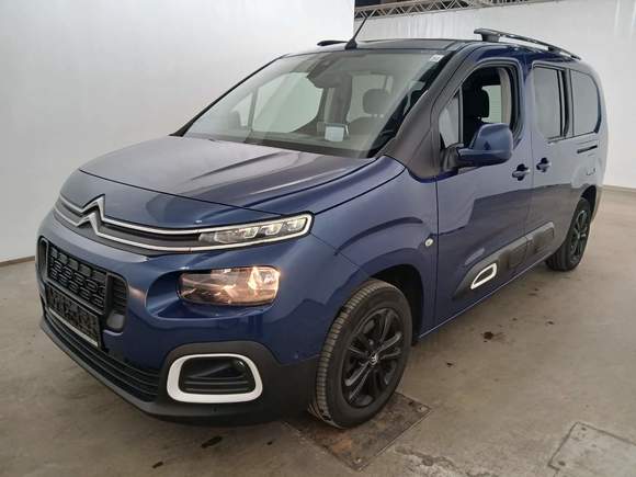 Pogled od napred levo