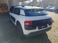 Pogled straga lijevo