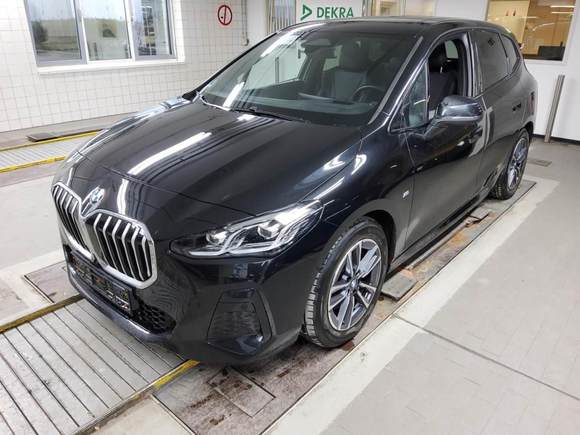 Pogled sprijeda lijevo