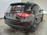 Pogled od pozadi desno