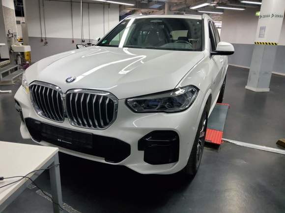 Náhled zpředu zleva