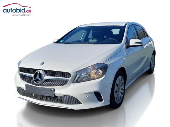 Pogled od napred levo