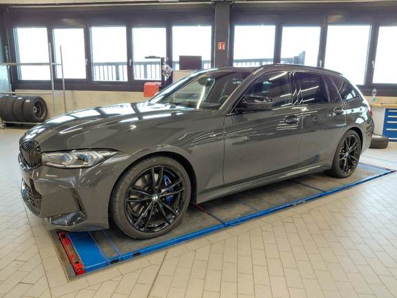 Вид спереди слева